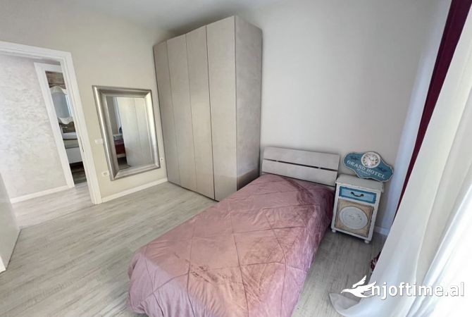 Shtepi me qera Apartament ne Tirane, 2+1, Mobilimi E mobiluar, Pagesa 650  Euro.