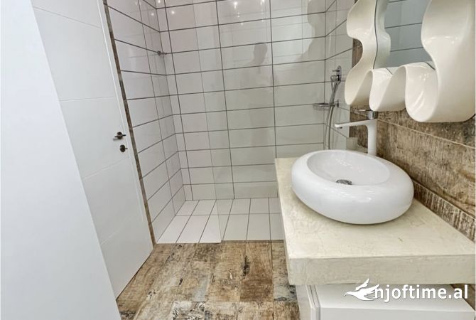 Shtepi me qera Apartament ne Tirane, 2+1, Mobilimi E mobiluar, Pagesa 650  Euro.