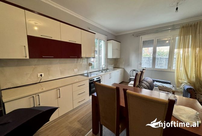 Shtepi me qera 2+1 ne Tirane - 400 Euro