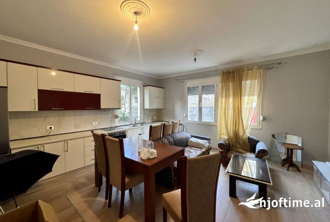 Shtepi me qera 2+1 ne Tirane - 400 Euro