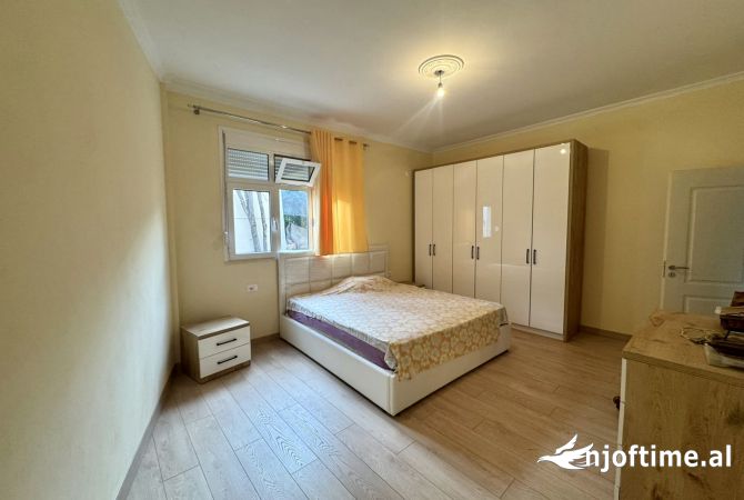 Shtepi me qera 2+1 ne Tirane - 400 Euro