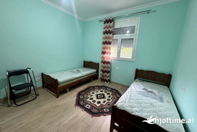 Shtepi me qera Shtepi Private ne Tirane, 2+1, Mobilimi E mobiluar, Pagesa 400  Euro.