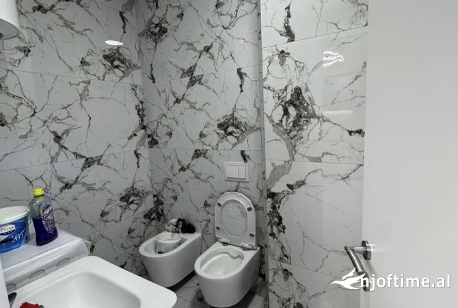 Shtepi me qera Apartament ne Tirane, 1+1, Mobilimi E mobiluar, Pagesa 500  Euro.