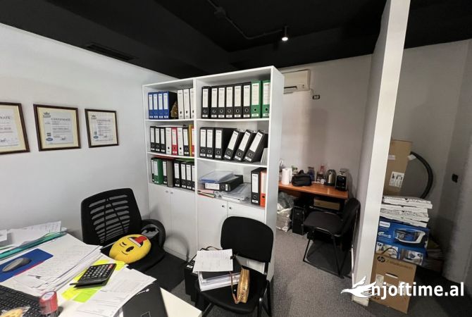 Ambient biznesi me qera 3+1 ne Tirane - 1,100 Euro