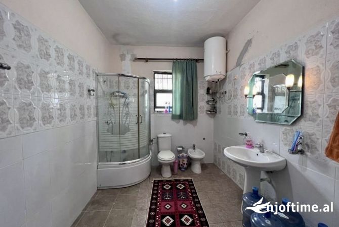 Shtepi me qera Apartament ne Tirane, 2+1, Mobilimi E mobiluar, Pagesa 45,000  Leke.