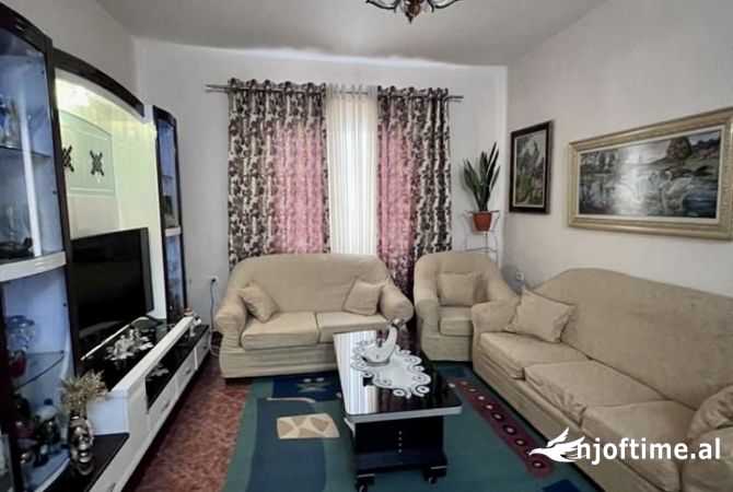 Shtepi me qera 2+1 ne Tirane - 45,000 Leke