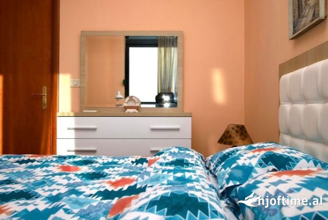 Shtepi me qera Apartament ne Tirane, 2+1, Mobilimi E mobiluar, Pagesa 800  Euro.