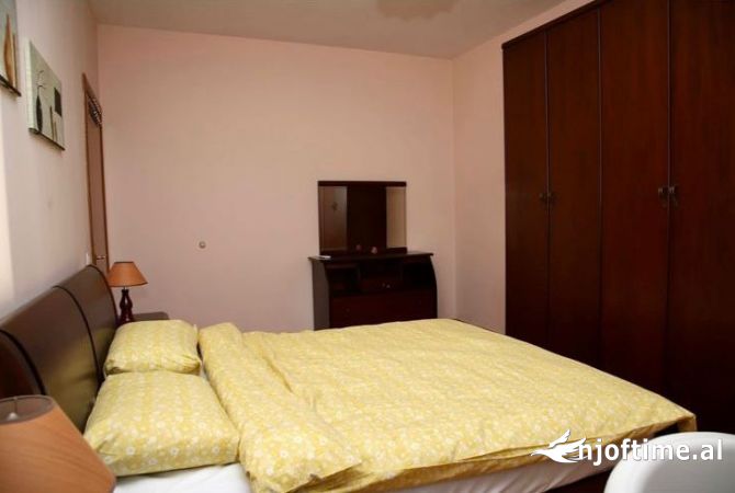 Shtepi me qera Apartament ne Tirane, 2+1, Mobilimi E mobiluar, Pagesa 800  Euro.