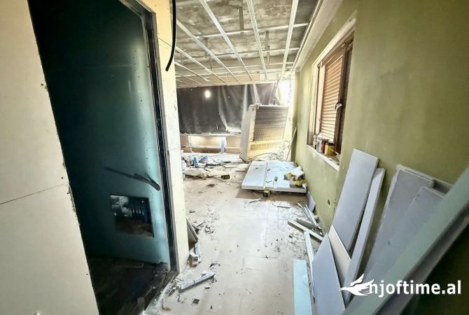 Shtepi ne shitje Apartament ne Tirane, 3+1, Mobilimi Bosh, pa mobiluar, Pagesa 350,000  Euro.