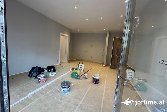 Shtepi me qera 2+1 ne Tirane - 1,400 Euro