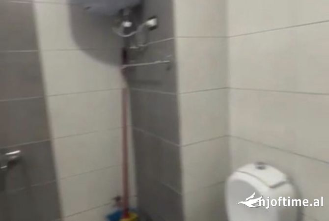 Shtepi me qera Apartament ne Tirane, 2+1, Mobilimi E mobiluar, Pagesa 55,000  Leke.