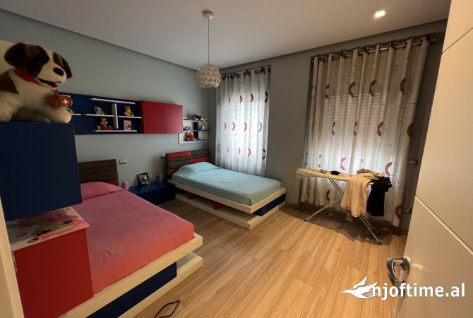 Shtepi me qera Apartament ne Tirane, 2+1, Mobilimi E mobiluar, Pagesa 1,200  Euro.