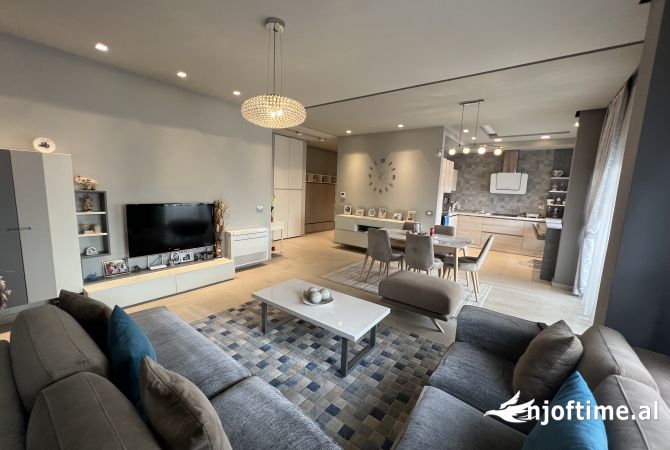 Shtepi me qera 2+1 ne Tirane - 1,200 Euro