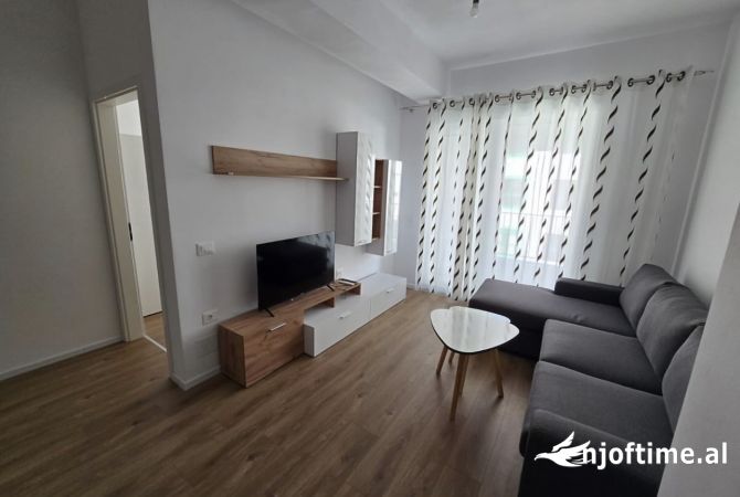 Shtepi me qera 1+1 ne Tirane - 40,000 Leke