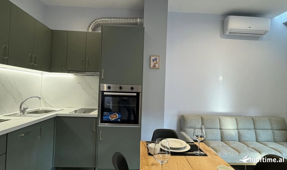 Shtepi me qera Apartament ne Tirane, 1+1, Mobilimi E mobiluar, Pagesa 650  Euro.