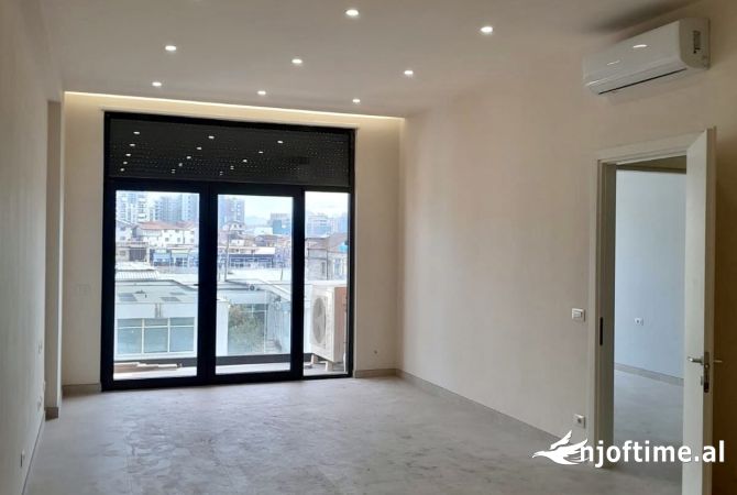 Shtepi me qera 2+1 ne Tirane - 1,000 Euro