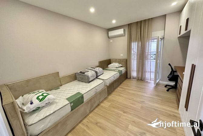 Shtepi ne shitje Apartament ne Tirane, 2+1, Mobilimi E mobiluar, Pagesa 340,000  Euro.