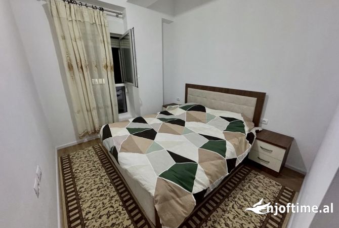 Shtepi me qera Apartament ne Tirane, 2+1, Mobilimi E mobiluar, Pagesa 600  Euro.