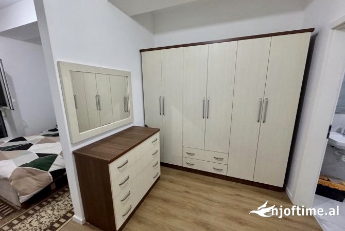 Shtepi me qera Apartament ne Tirane, 2+1, Mobilimi E mobiluar, Pagesa 600  Euro.