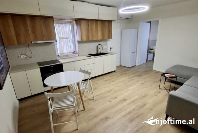 Shtepi me qera 2+1 ne Tirane - 55,000 Leke