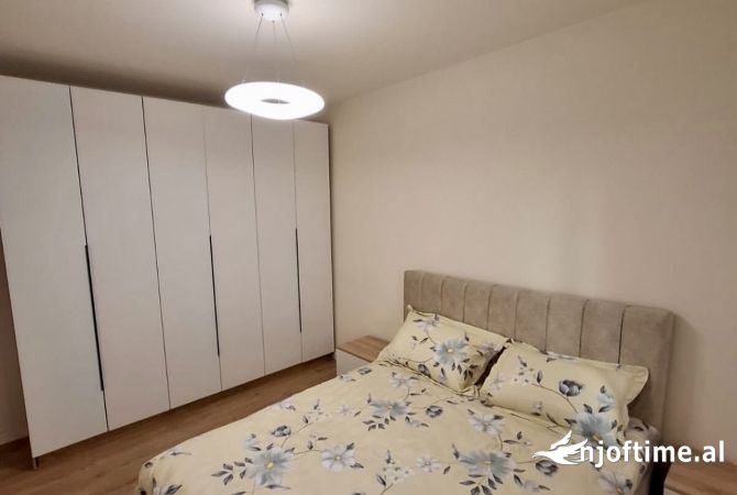 Shtepi me qera Apartament ne Tirane, 2+1, Mobilimi E mobiluar, Pagesa 55,000  Leke.