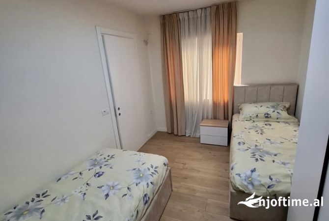 Shtepi me qera Apartament ne Tirane, 2+1, Mobilimi E mobiluar, Pagesa 55,000  Leke.