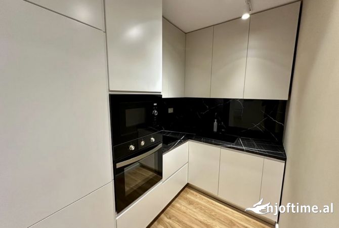 Shtepi me qera 2+1 ne Tirane - 1,200 Euro