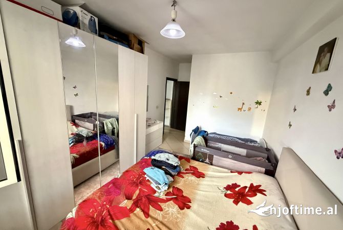 Shtepi ne shitje Apartament ne Tirane, 2+1, Mobilimi Bosh, pa mobiluar, Pagesa 144,000  Euro.