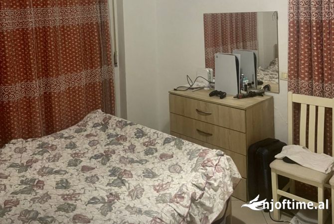 Shtepi me qera Apartament ne Tirane, 2+1, Mobilimi E mobiluar, Pagesa 50,000  Leke.