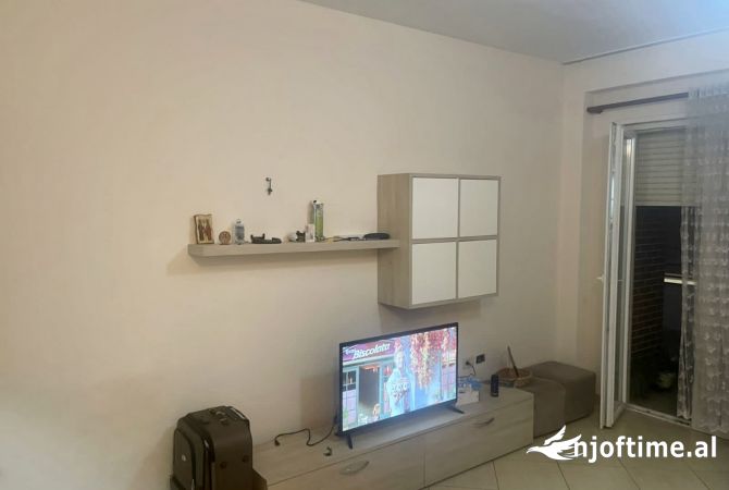 Shtepi me qera 2+1 ne Tirane - 50,000 Leke