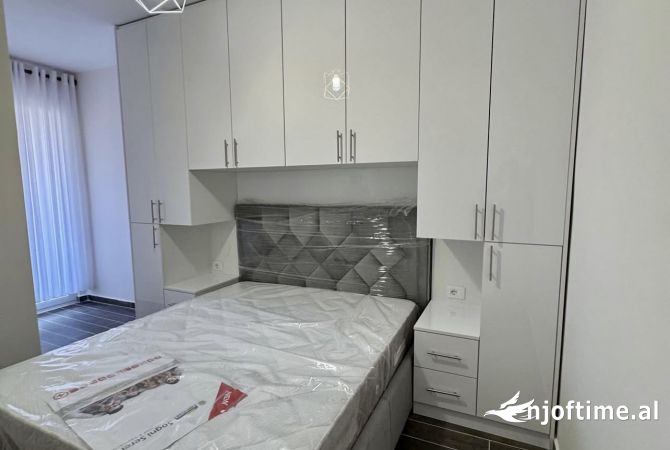Shtepi me qera Apartament ne Tirane, 2+1, Mobilimi E mobiluar, Pagesa 500  Euro.