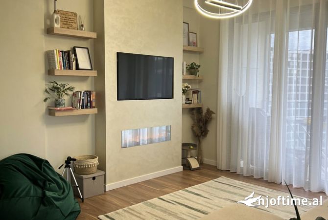 Shtepi me qera 2+1 ne Tirane - 1,300 Euro