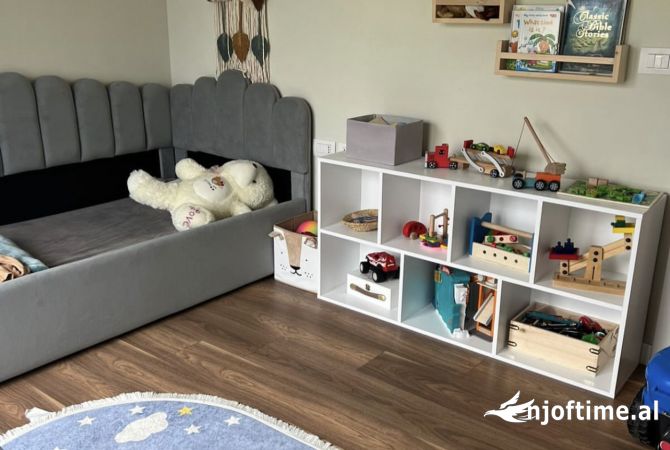 Shtepi me qera Apartament ne Tirane, 2+1, Mobilimi E mobiluar, Pagesa 1,300  Euro.