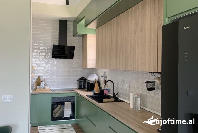 Shtepi me qera Apartament ne Tirane, 2+1, Mobilimi E mobiluar, Pagesa 1,300  Euro.