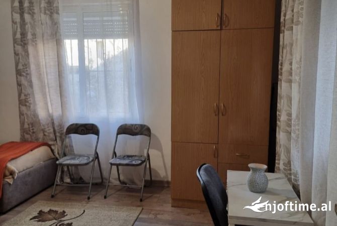 Shtepi me qera Apartament ne Tirane, 1+1, Mobilimi E mobiluar, Pagesa 380  Euro.