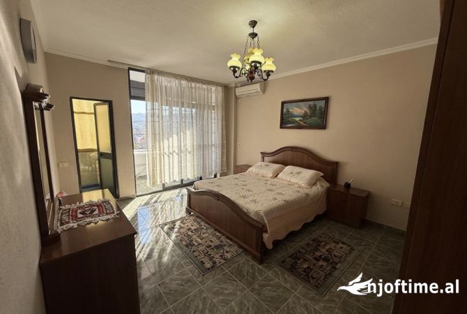 Shtepi me qera Apartament ne Tirane, 2+1, Mobilimi E mobiluar, Pagesa 700  Euro.