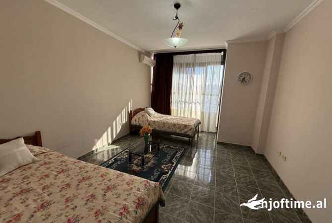 Shtepi me qera Apartament ne Tirane, 2+1, Mobilimi E mobiluar, Pagesa 700  Euro.