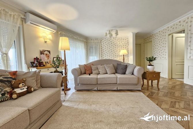 Shtepi me qera 2+1 ne Tirane - 1,000 Euro