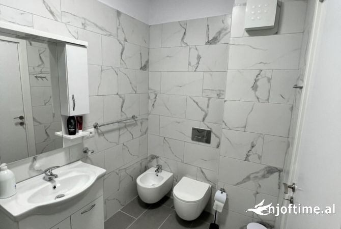 Shtepi me qera Apartament ne Tirane, 1+1, Mobilimi E mobiluar, Pagesa 800  Euro.