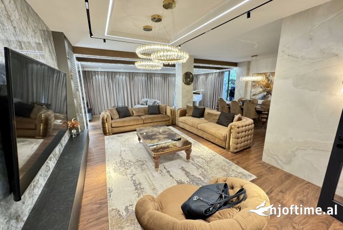 Casa in affitto 4+1 a Tirana - 4,000 Euro