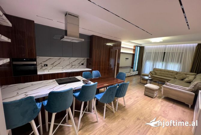 Shtepi me qera Apartament ne Tirane, 2+1, Mobilimi E mobiluar, Pagesa 900  Euro.