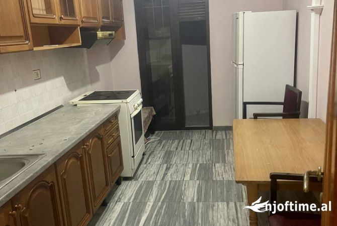 Shtepi me qera 2+1 ne Tirane - 40,000 Leke