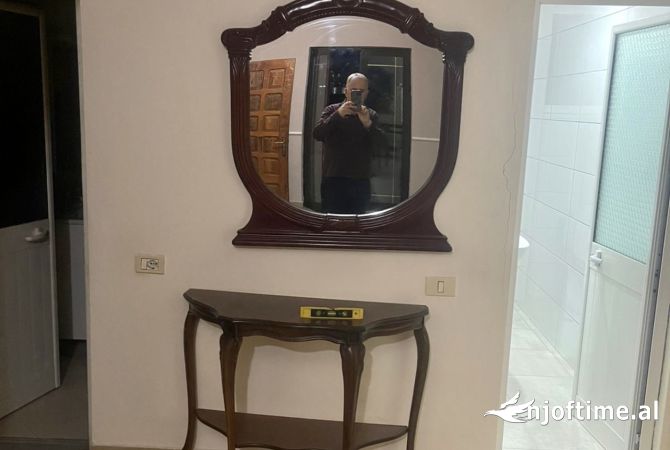 Shtepi me qera Apartament ne Tirane, 2+1, Mobilimi E mobiluar, Pagesa 40,000  Leke.