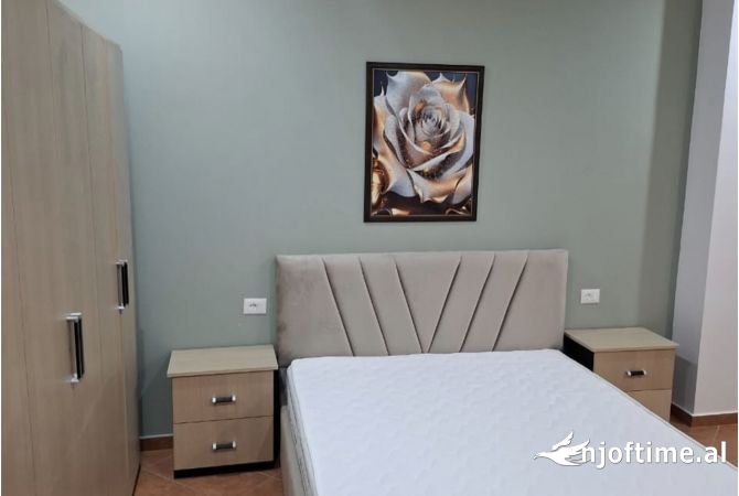 Shtepi me qera Apartament ne Tirane, 1+1, Mobilimi E mobiluar, Pagesa 40,000  Leke.