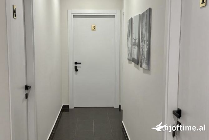 Shtepi me qera Apartament ne Tirane, Garsoniere, Mobilimi E mobiluar, Pagesa 35,000  Leke.