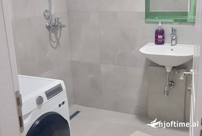 Shtepi me qera Apartament ne Tirane, 2+1, Mobilimi E mobiluar, Pagesa 600  Euro.