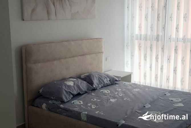 Shtepi me qera Apartament ne Tirane, 2+1, Mobilimi E mobiluar, Pagesa 600  Euro.