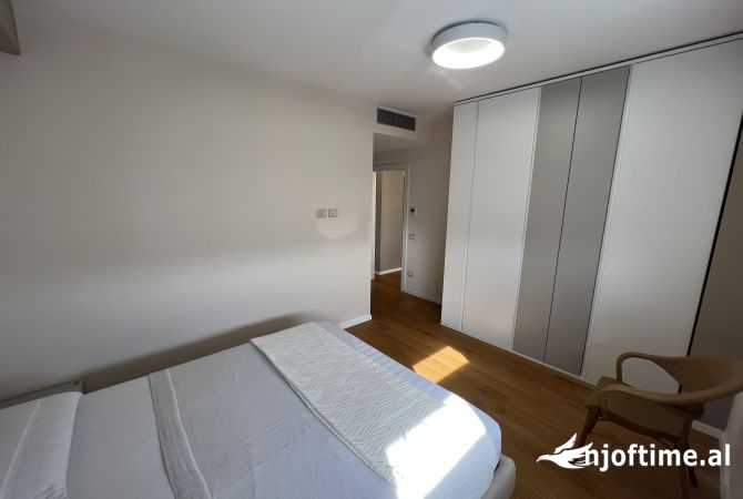 Shtepi ne shitje Apartament ne Tirane, 3+1, Mobilimi E mobiluar, Pagesa 340,000  Euro.