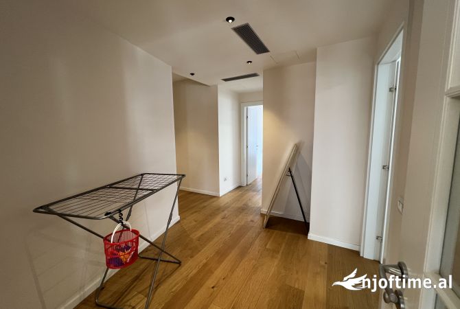 Shtepi ne shitje Apartament ne Tirane, 3+1, Mobilimi E mobiluar, Pagesa 340,000  Euro.