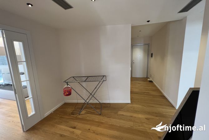 Shtepi ne shitje Apartament ne Tirane, 3+1, Mobilimi E mobiluar, Pagesa 340,000  Euro.